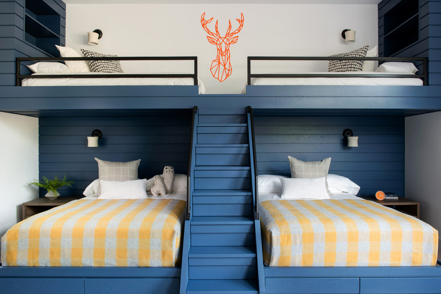 Modern custom bunk bed designed by Canadian interior designer PJNIX Interior Home